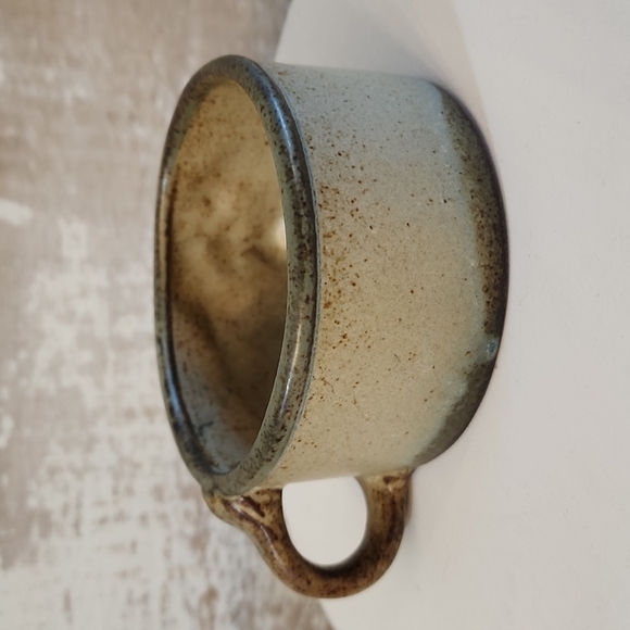 Vintage 1970's John Buck Gempo Pottery "Mighty" Lion Handled Soup Mug H 2"x W 4" - Picture 2 of 5